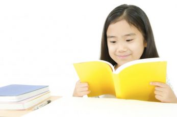 子供は文章を急いで読もうとします。特に文字を読むのが苦手、好きではないという子は飛ばしながら読み進めてしまいます。 実際…