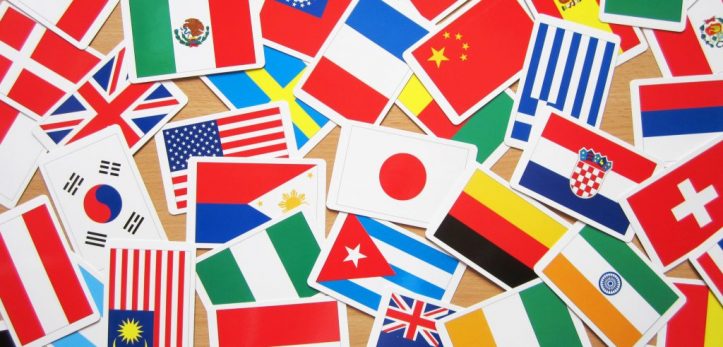 各国の「顔」ともいえる「国旗」。日本のように赤と白の2色で構成されるシンプルなデザインもあれば、国旗のなかで最多の9色（…