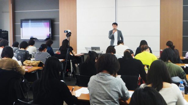 12月14日（土）一般社団法人教育デザインラボ代表理事・石田勝紀氏による講演会が開催されました。テーマは「中学受験に向く…