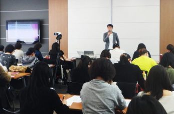 12月14日（土）一般社団法人教育デザインラボ代表理事・石田勝紀氏による講演会が開催されました。テーマは「中学受験に向く…